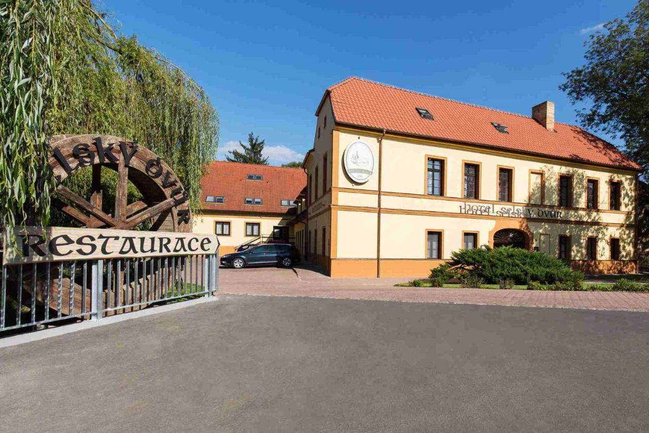 Hotel Selsky Dvur - Bohemian Village Courtyard Praha Bagian luar foto