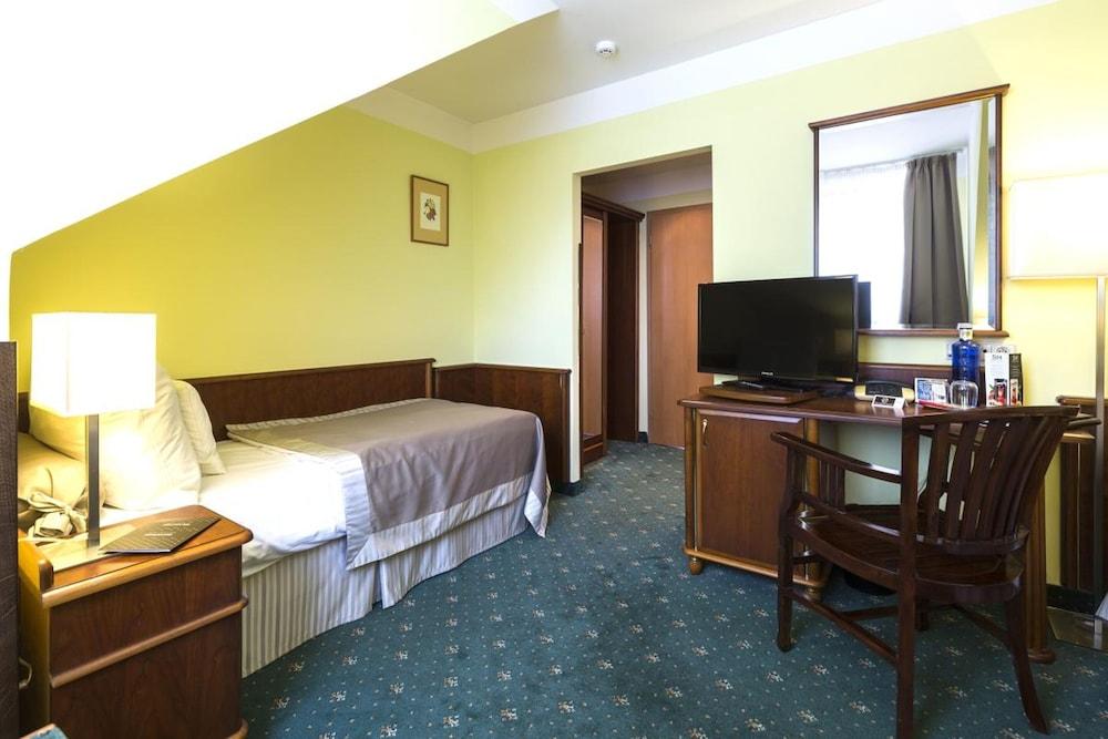 Hotel Selsky Dvur - Bohemian Village Courtyard Praha Bagian luar foto