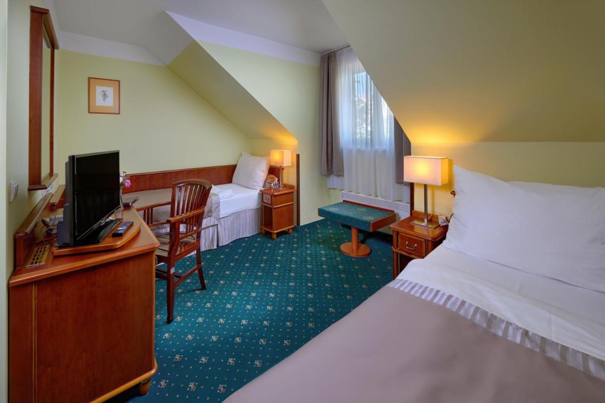 Hotel Selsky Dvur - Bohemian Village Courtyard Praha Bagian luar foto