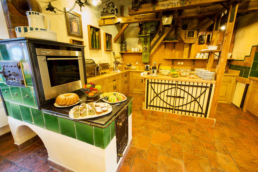 Hotel Selsky Dvur - Bohemian Village Courtyard Praha Bagian luar foto