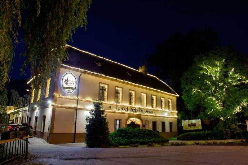 Hotel Selsky Dvur - Bohemian Village Courtyard Praha Bagian luar foto