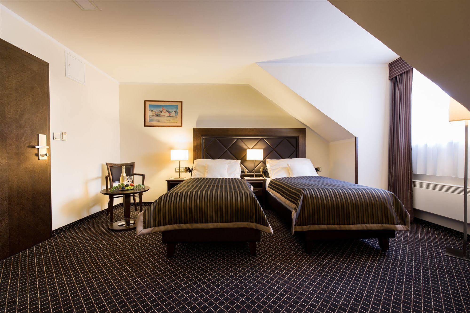 Hotel Selsky Dvur - Bohemian Village Courtyard Praha Ruang foto