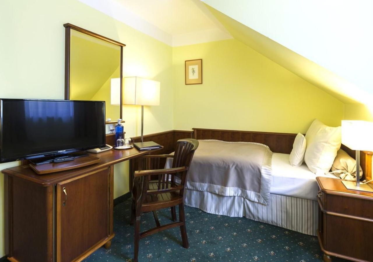 Hotel Selsky Dvur - Bohemian Village Courtyard Praha Bagian luar foto